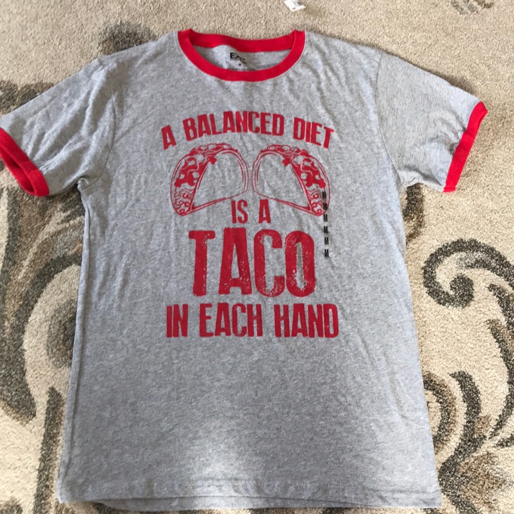 Graphic tshirt size M